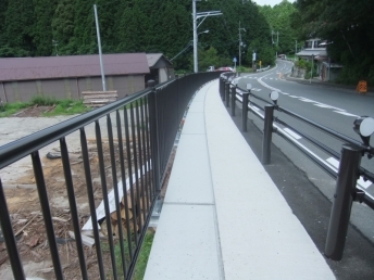 歩道拡幅設計（奈良県）通学児童の安全確保のため張出し歩道設置