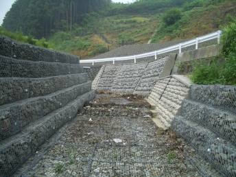 河川護岸設計（奈良県：熊谷川）